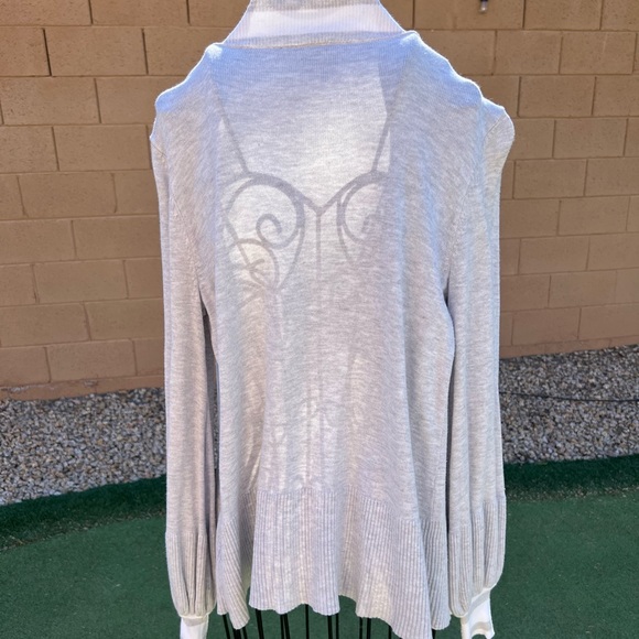 EUC Anthropologie Moth Gray and White Cardigan Sz Small - Picture 3 of 5